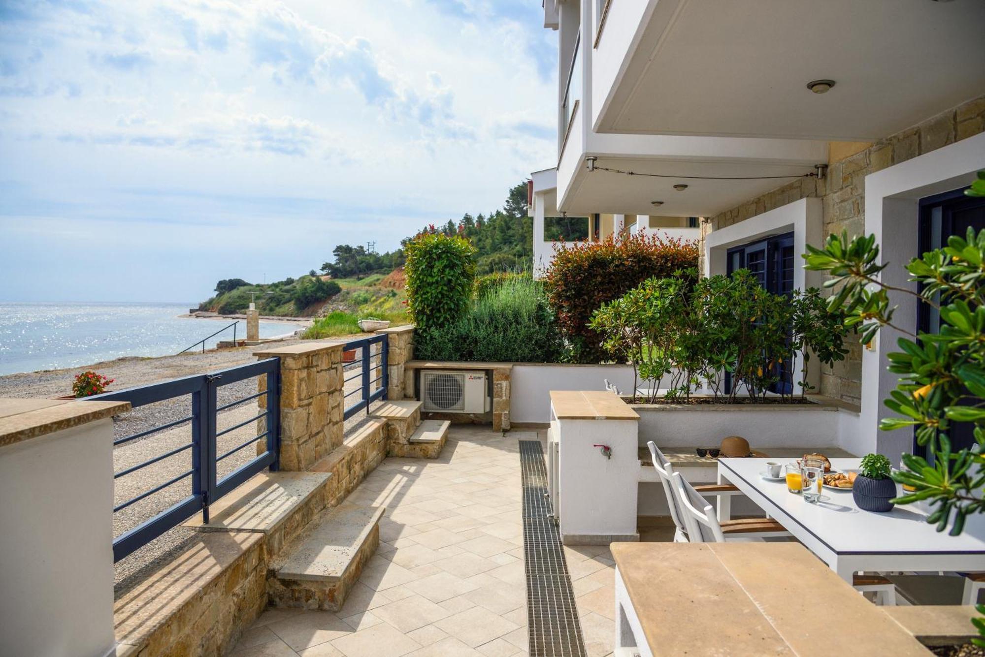 Elpiniki Luxury Apartments Nea Poteidaia Exteriér fotografie