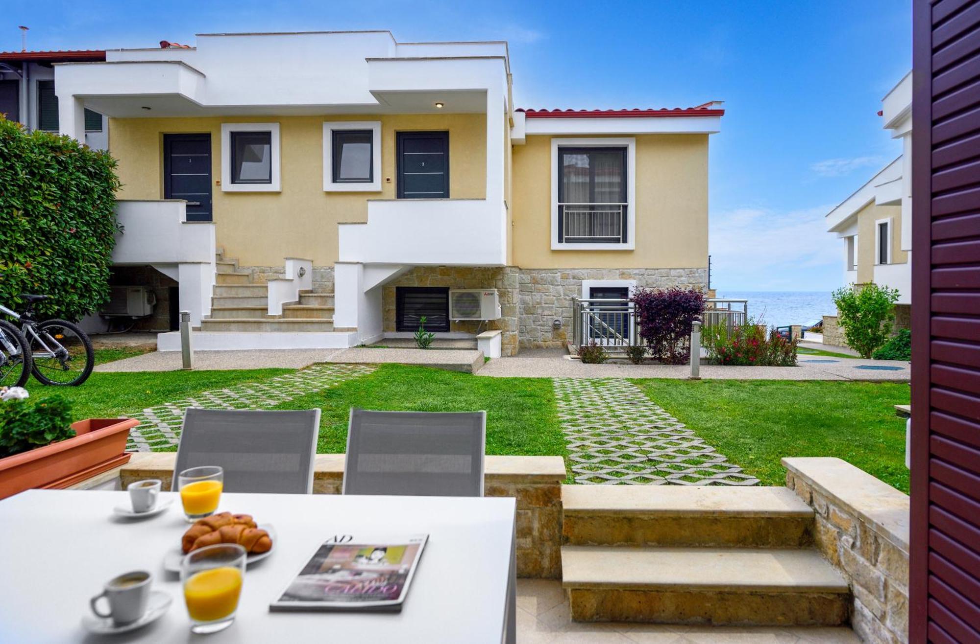 Elpiniki Luxury Apartments Nea Poteidaia Exteriér fotografie