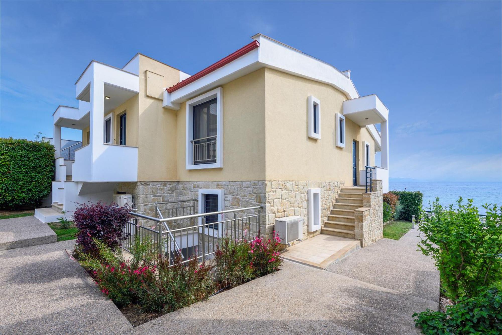 Elpiniki Luxury Apartments Nea Poteidaia Exteriér fotografie