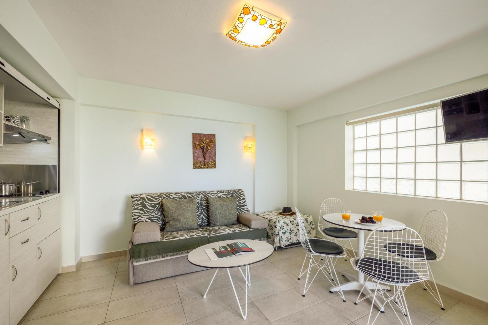 Elpiniki Luxury Apartments Nea Poteidaia Exteriér fotografie