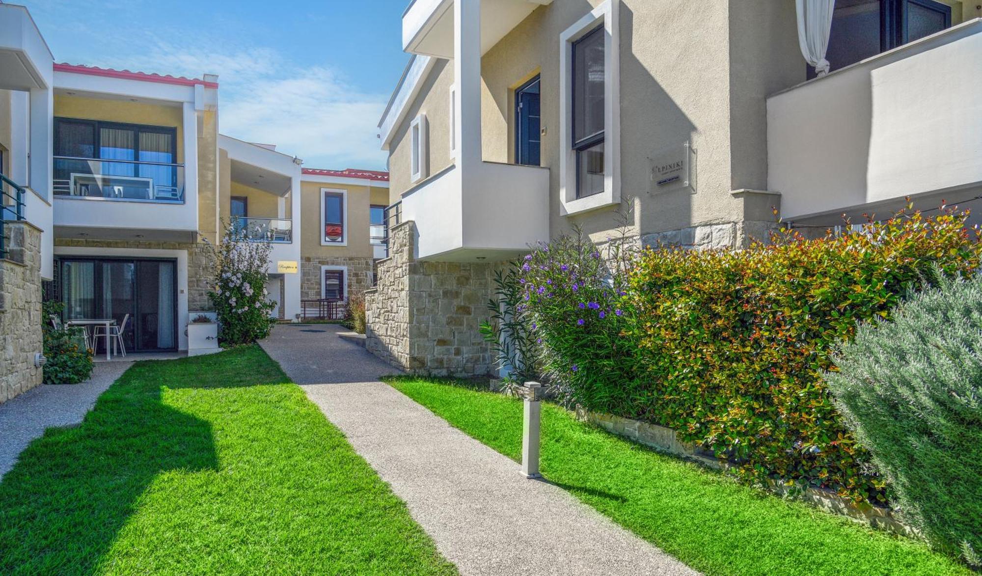 Elpiniki Luxury Apartments Nea Poteidaia Exteriér fotografie