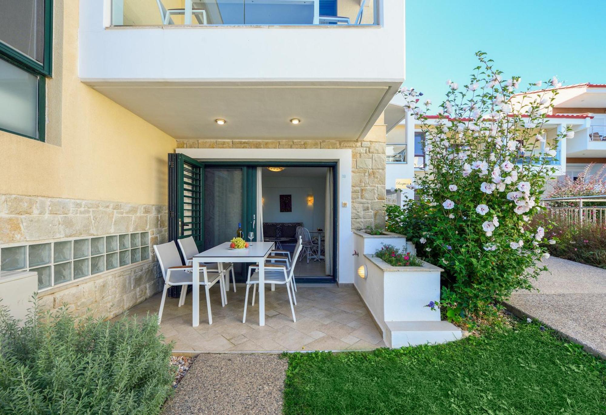 Elpiniki Luxury Apartments Nea Poteidaia Exteriér fotografie